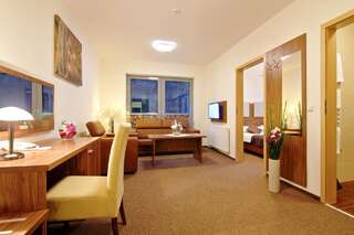 Курортные отели Dolina Leśnicy SKI & SPA Resort Бренна Апартаменты с 1 спальней-2